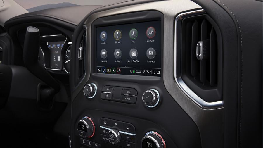 Детали интерьера GMC Sierra Denali Crew Cab 2018 года  (фото 22 из 45)